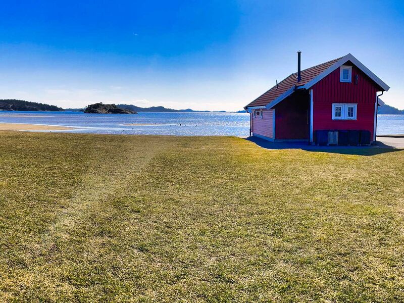 Am schönen Hafen von Høllen