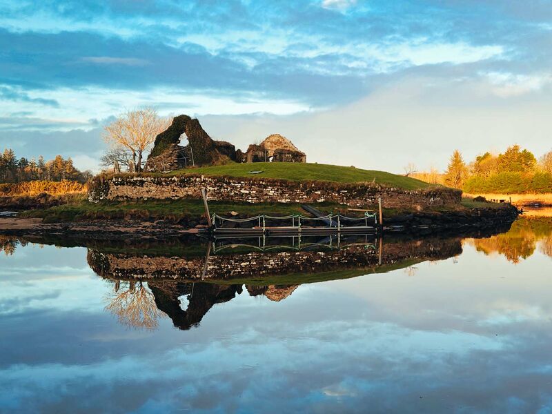 Ruinen der Saint Naul's Monastery