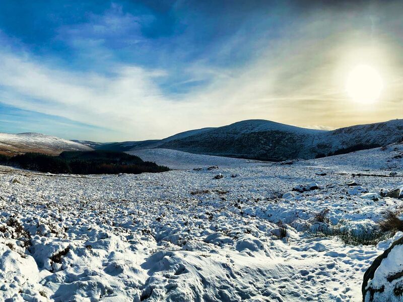 Neuschnee in den Wicklow Mountains
